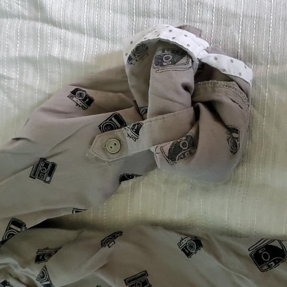 Tie Front Button Down Camera Shirt Blouse - Picture 7 of 11